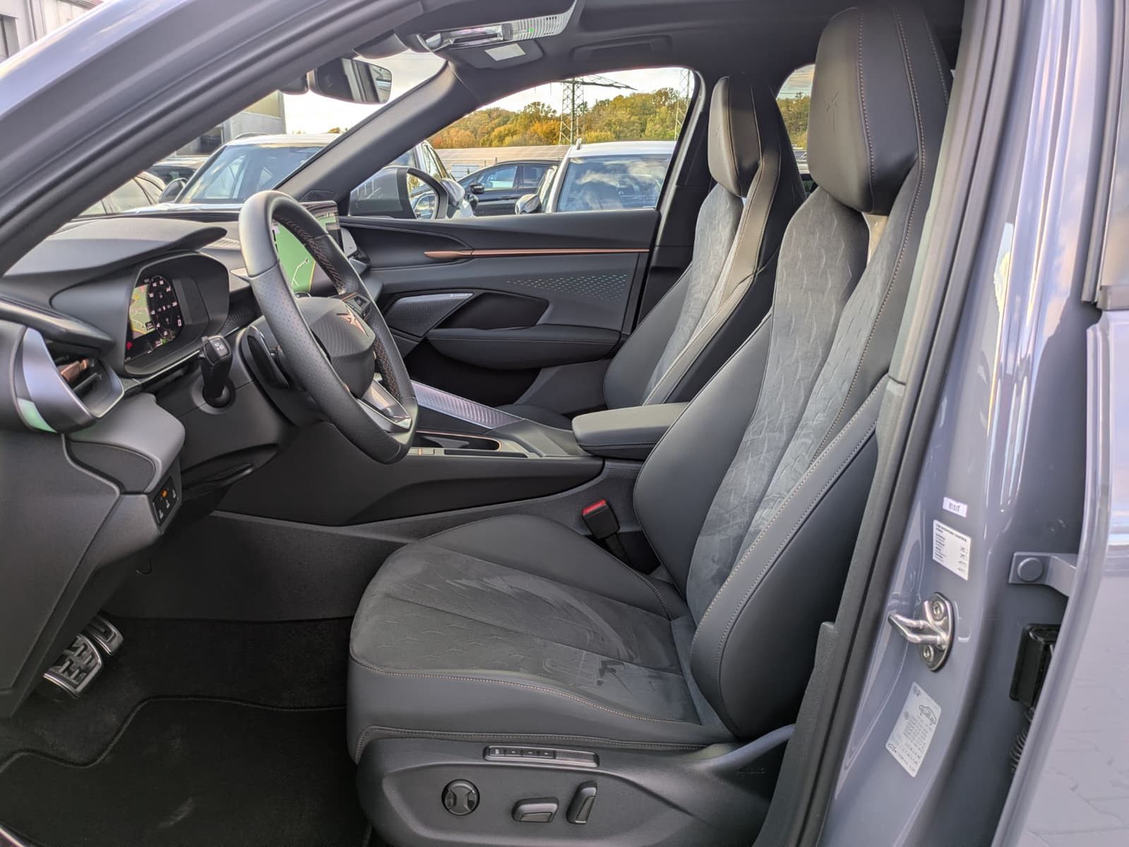 Fahrzeugabbildung CUPRA Terramar 1.5 eTSI 360°HUD*MATRIX*PANO*DCC*20"