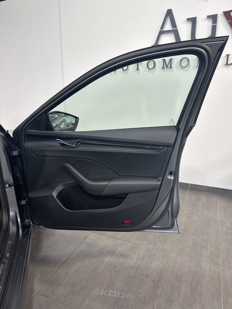 Fahrzeugabbildung SKODA Octavia 2.0 TDI DSG Sportline DSG NAV+LED+ACC+HU
