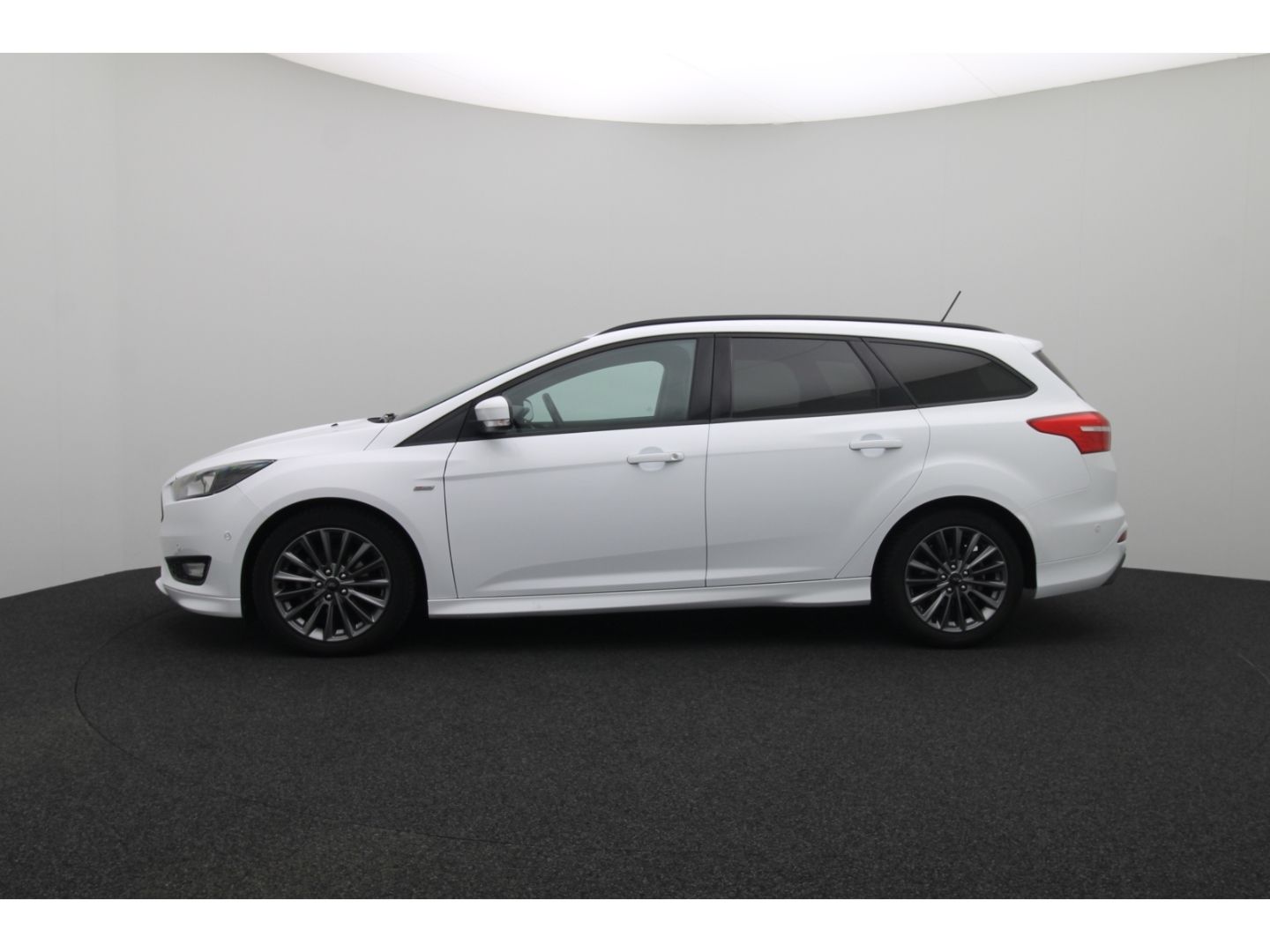 Fahrzeugabbildung Ford Focus 1.0 Turnier ST-Line 2-Zonen-Klimaautom