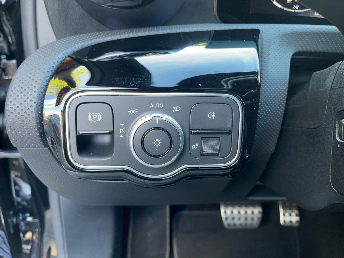 Fahrzeugabbildung Mercedes-Benz A 180 d AMG/Kamera/LED/AHK