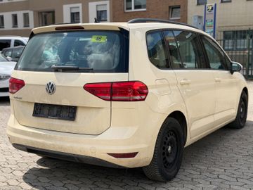 Volkswagen Touran - 6
