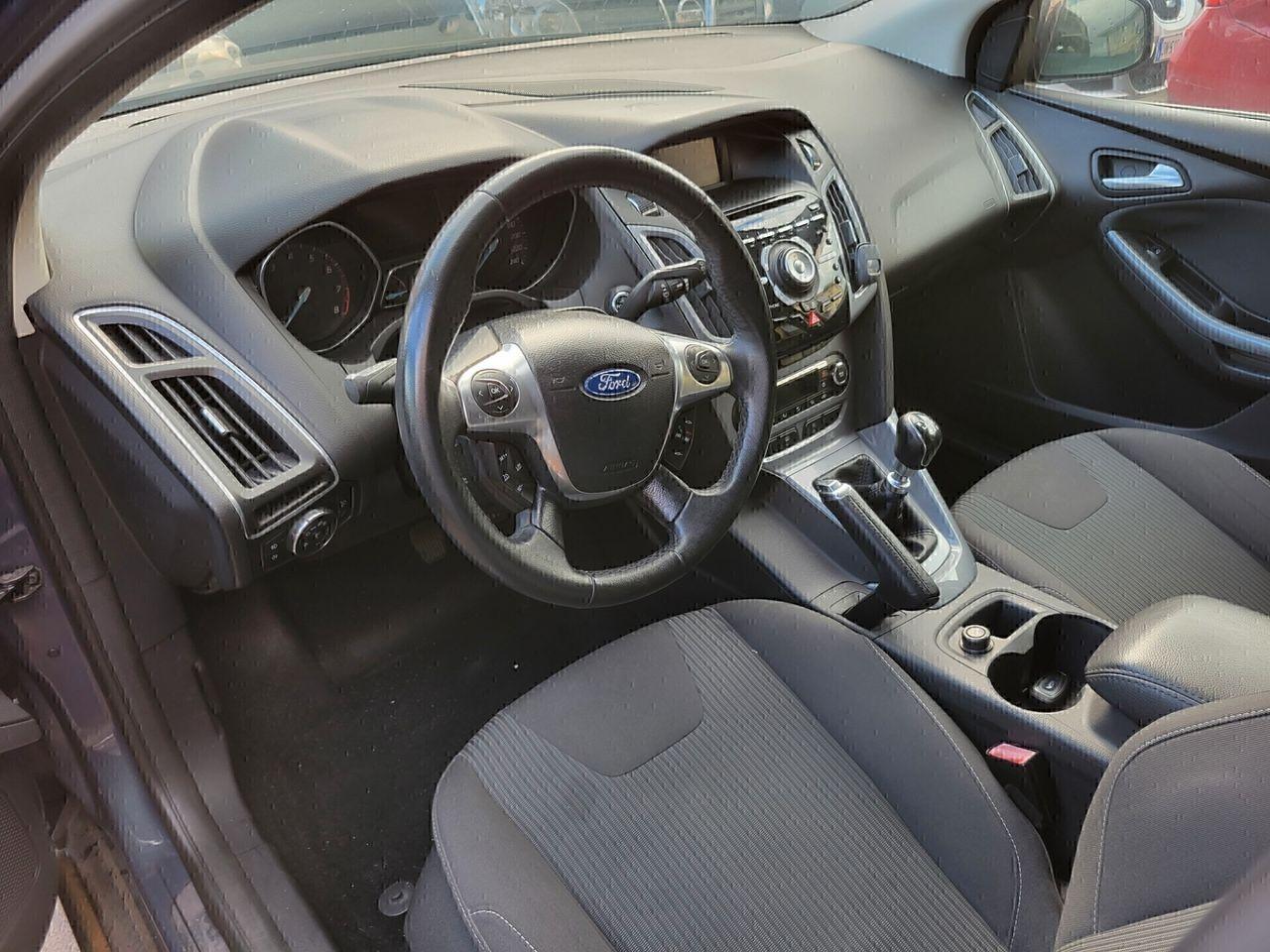 Ford Focus 2012 — photo 7