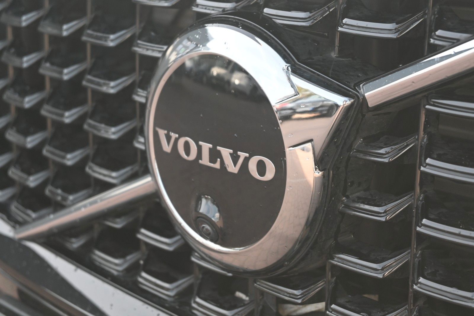 Fahrzeugabbildung Volvo XC60 Plus Dark AWD*360°*PANO*Luft*LED*STHZG*NAV*