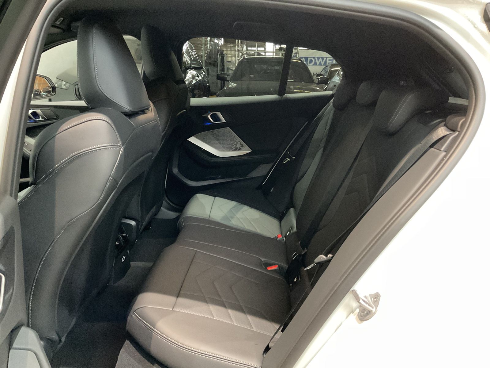 Fahrzeugabbildung BMW 120 Komfortzugang, AHK, 19" M LMR M Sportpaket