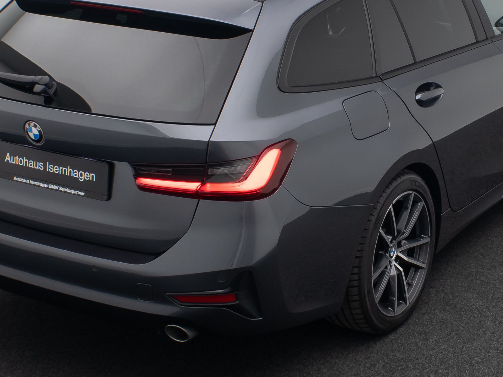 Fahrzeugabbildung BMW 318d Geschwindigreg DAB Alarm AHK WLAN M Sport