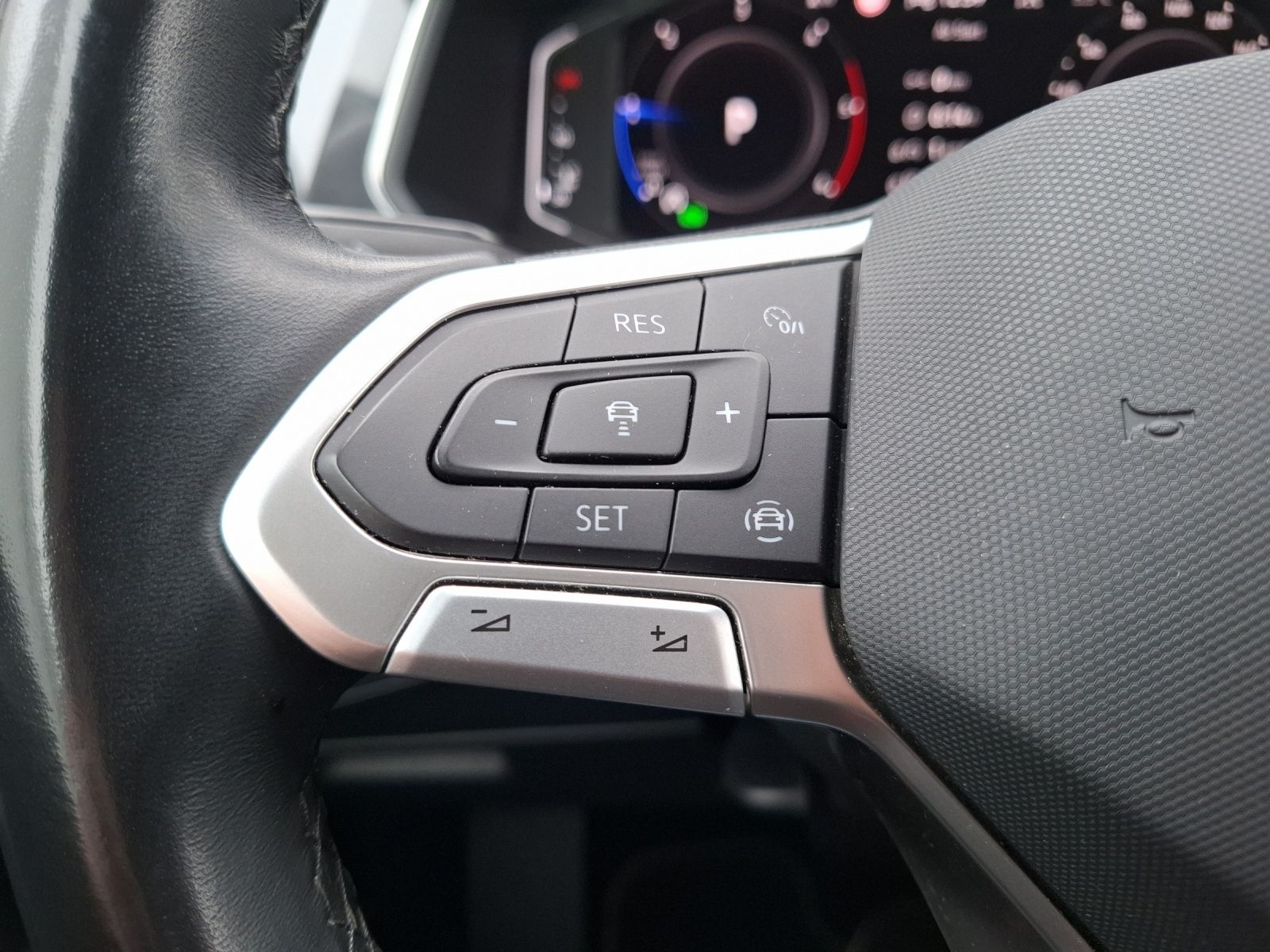 Fahrzeugabbildung Volkswagen Tiguan Allspace TDI Life DSG 4M LED Navi AID ACC