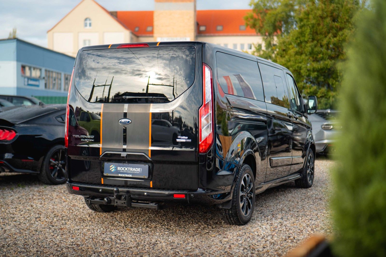 Fahrzeugabbildung Ford Tourneo Custom 320 L2 Sport | 8Sitze | ACC | LED