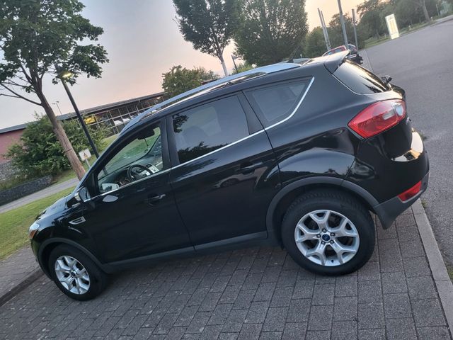 Ford Kuga 2,0 TDCi 2x4 103kW Titanium Titanium