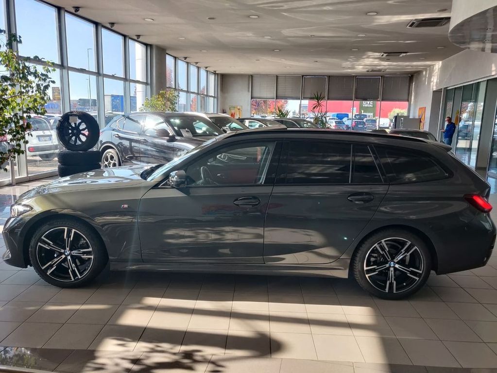 Image of BMW 320