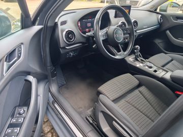 Audi A3 35 TFSI sport*Autom*LED*Navi*AHK*SHZ*PDC*