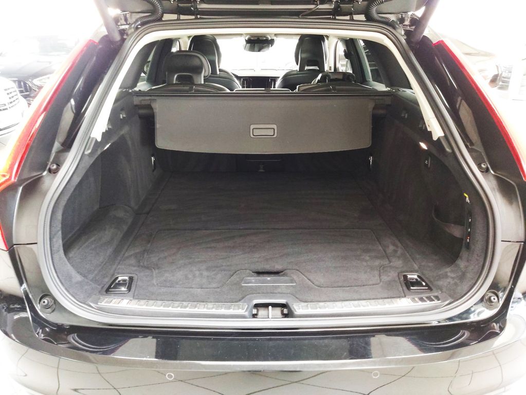 Volvo V90 D5 Inscription AWD LUFT STANDH AHK MEMORY