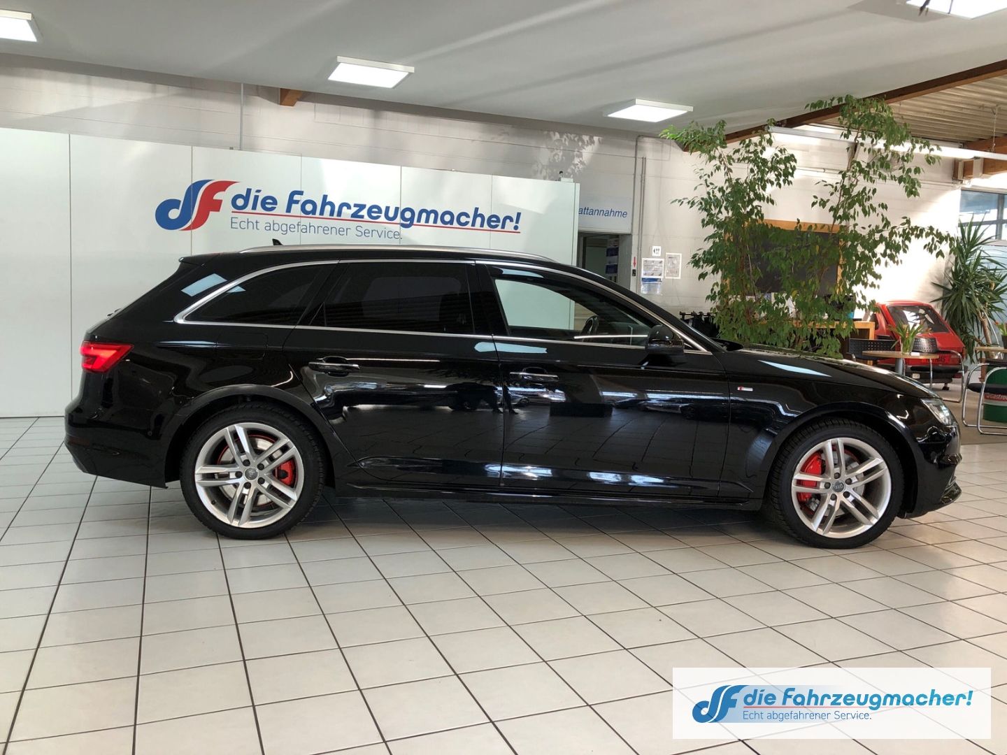 Fahrzeugabbildung Audi A4 Avant quattro sport 3.0 TDI S line  Pano AHK-