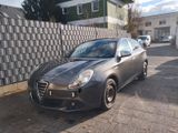 Alfa Romeo Giulietta Turismo 2.0 JTDM Leder braun - Alfa Romeo Giulietta mit Diesel-Antrieb: Limousine, 2.0