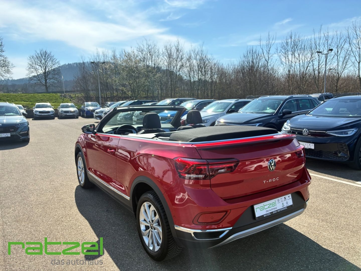 Fahrzeugabbildung Volkswagen T-Roc Cabriolet STYLE 1.5 TSI StandHZG Navi Digi