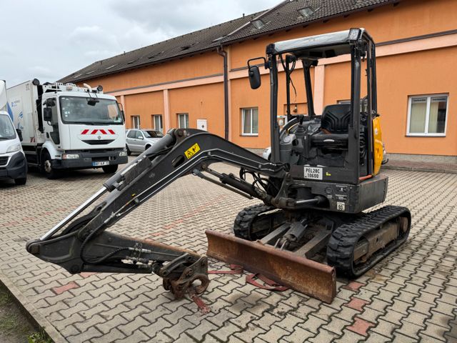 Volvo ECR 25 D + 3 Schaufeln