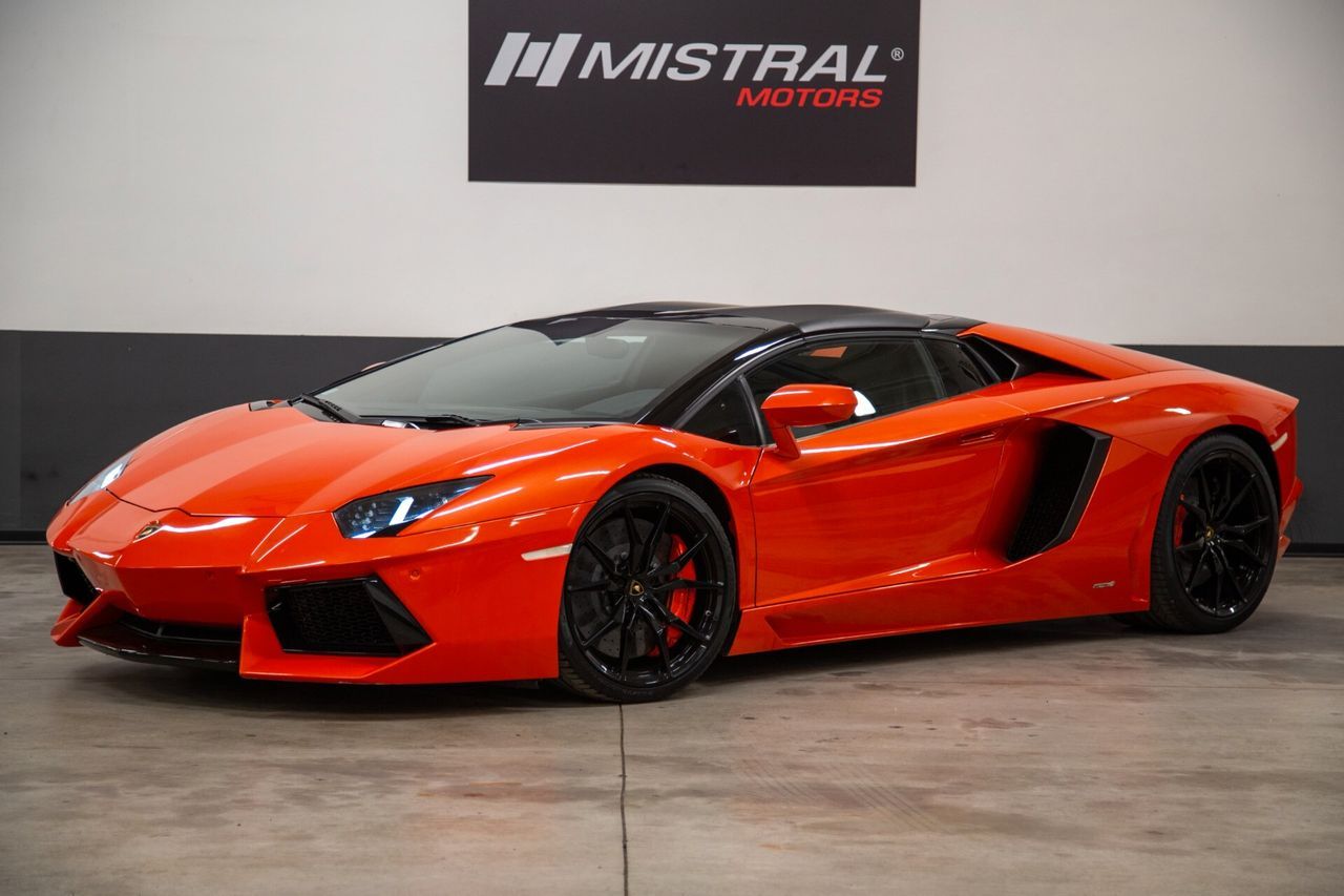LAMBORGHINI Aventador