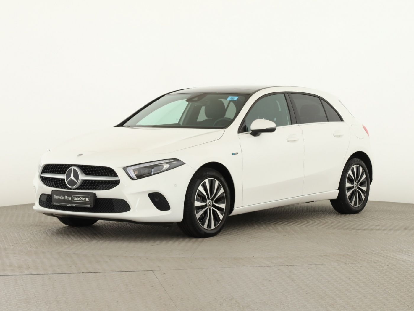 Mercedes-Benz A 250 e Panorama AHK Multibeam PTS Kamera Navi foto 5