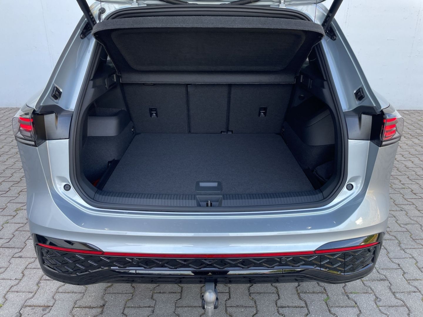 Tiguan 2.0TDI R-Line 4M Black Pano/Standhzg/AHK/