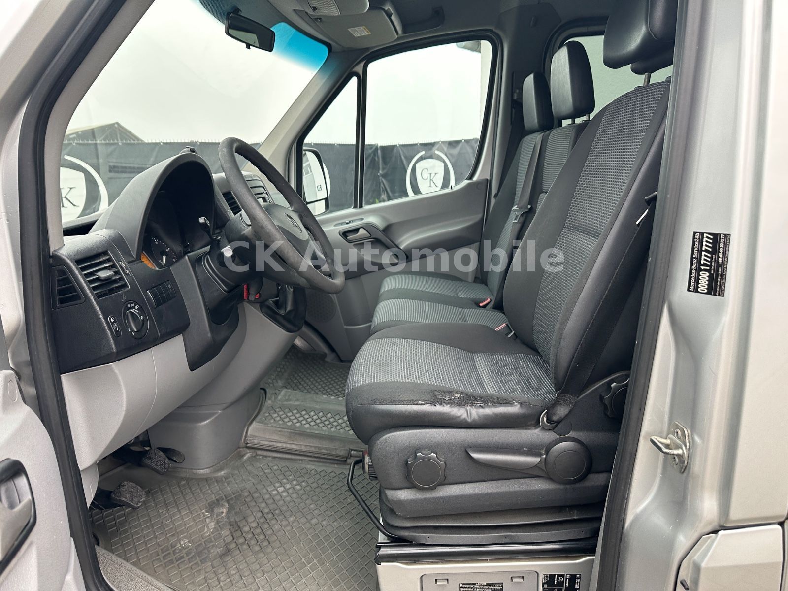 Fahrzeugabbildung Mercedes-Benz Sprinter II Kombi 315 CDI/9 Sitze/Klima/Tempomat