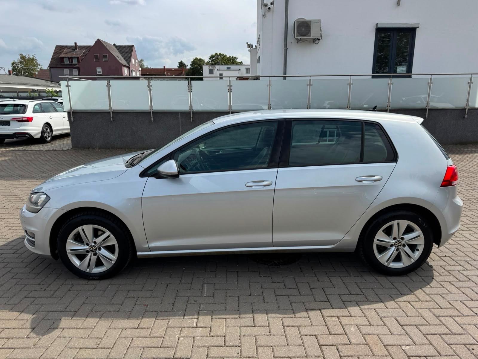 Volkswagen Golf VII Lim. Comfortline XENON/NAVI