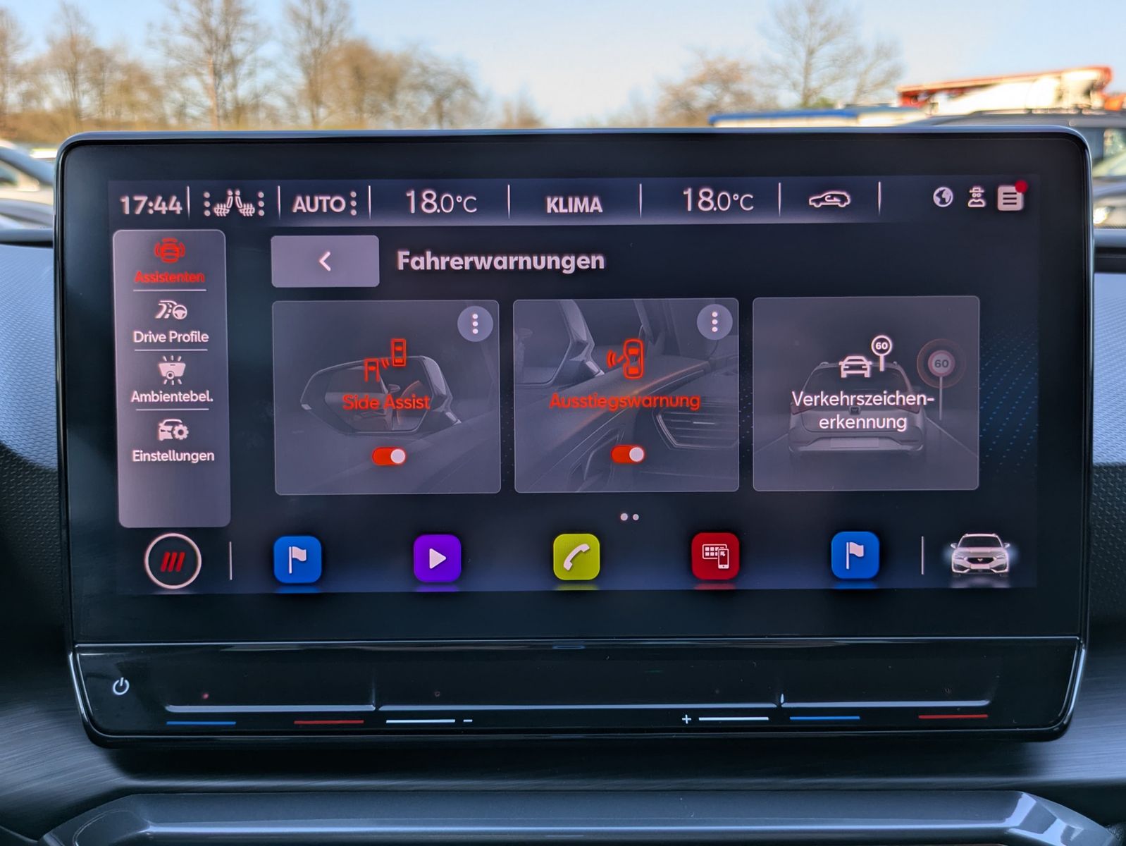 Fahrzeugabbildung CUPRA Leon 1.5 eTSI DSG MATRIX-LED*AHK*ACC*KAMERA*18"