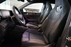 VW Tiguan 1.5 eTSI R-Line | Pano | HuD | AHK | 20" VW Tiguan 1.5 eTSI R-Line | Pano | HuD | AHK | 20"