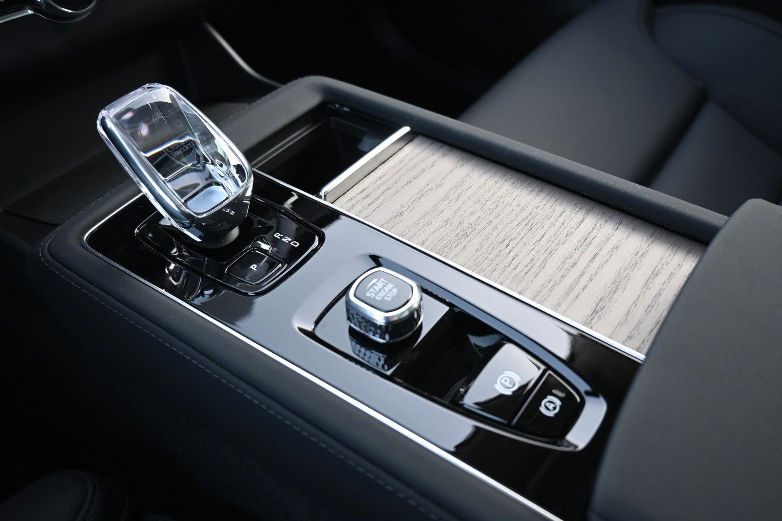 Fahrzeugabbildung Volvo XC90 T8 AWD Plus Bright*FSHZG*PANO*360°*ACC