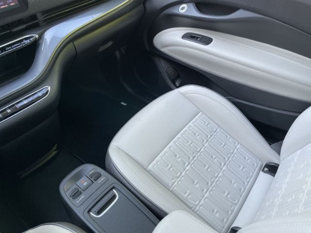 Fahrzeugabbildung Fiat 500e La Prima by Bocelli Android Auto, Sitzheizu