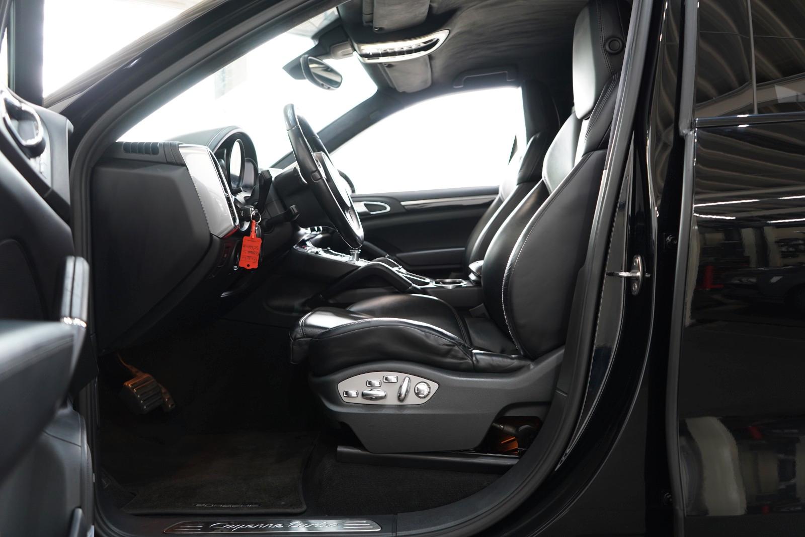 Porsche Cayenne Turbo V8*Navi*Luftfahrwerk*20 Z. Spyder*