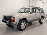 Jeep Cherokee 4.0 - Jeep Cherokee mit Benzin-Antrieb: Geländewagen, 4.0