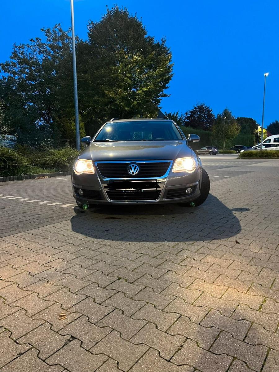 Volkswagen Passat 2005 — rear view