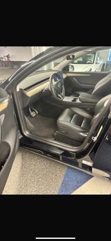 Tesla Model Y Performance Dual Motor AWD Long Range - Tesla Model Y Gebrauchtwagen in Berlin