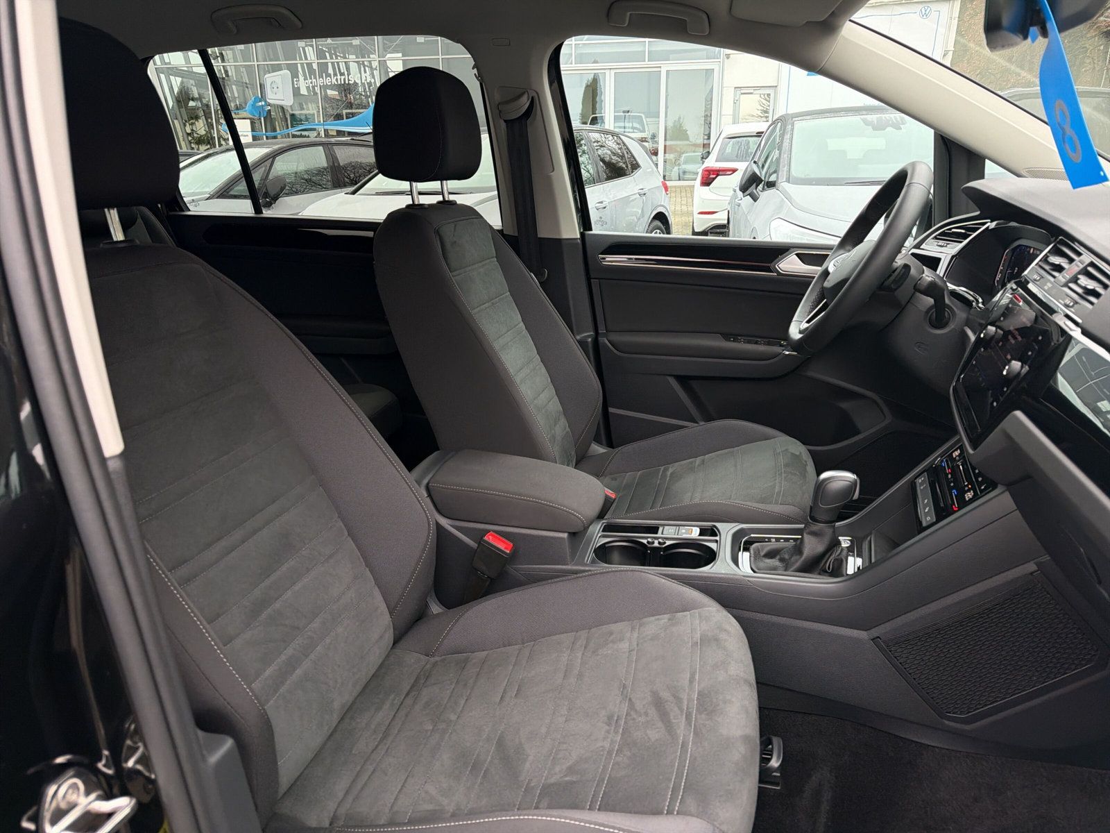 Touran Highline TSi DSG Navi AZV Kamera