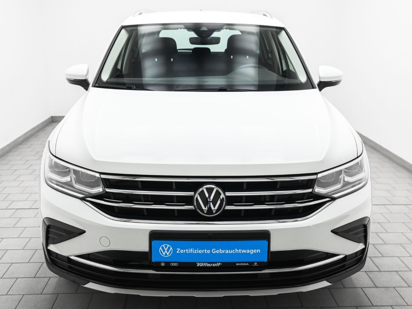 Volkswagen Tiguan 2.0 TSI DSG 4Motion Elegance AHK AreaVIew foto 2