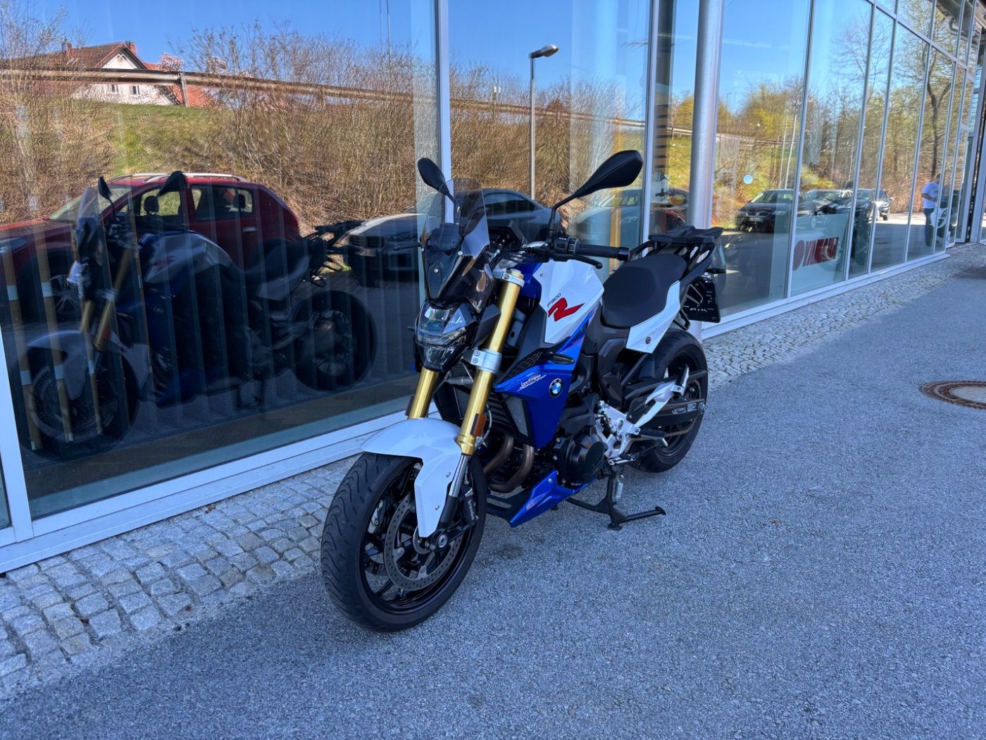 Fahrzeugabbildung BMW F 900 R 3 Pakete Tieferlegung
