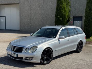 Mercedes E 220 - 1