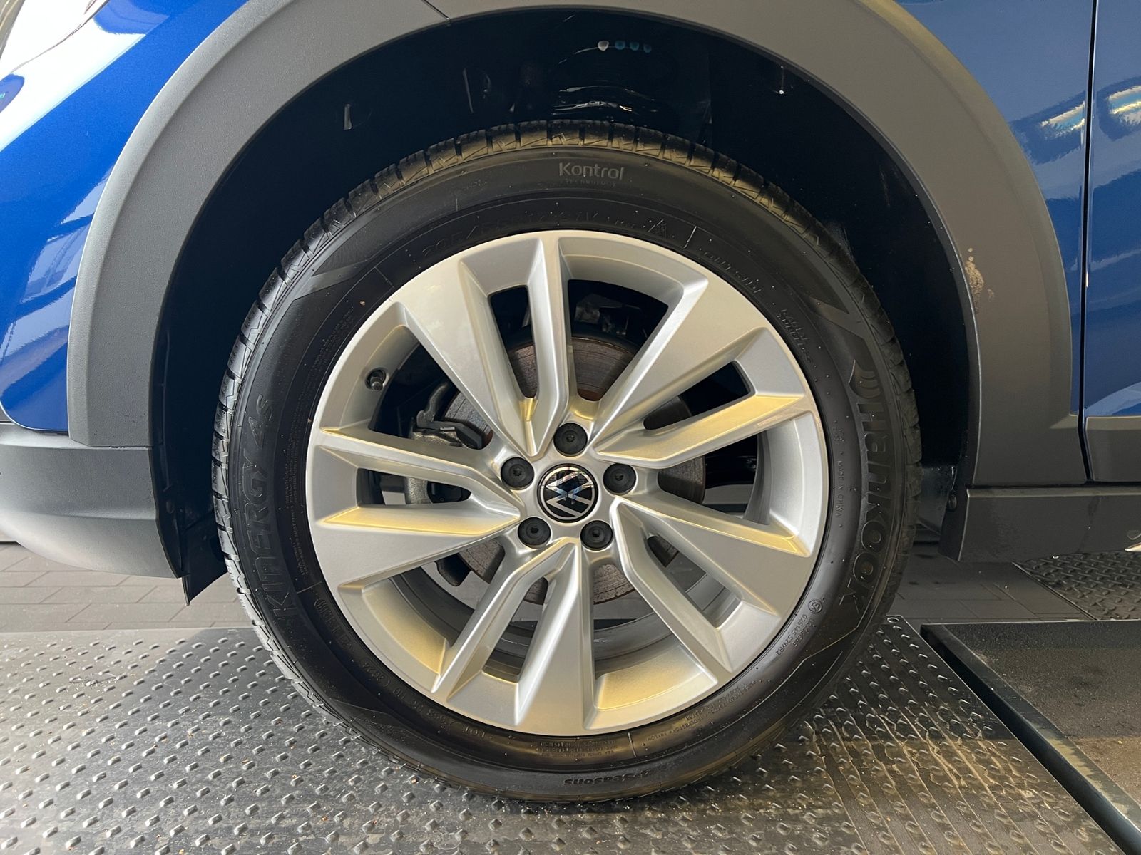 Fahrzeugabbildung Volkswagen Taigo Move 1,0 l TSI *AHK, IQ.Light, Navi, Kamer