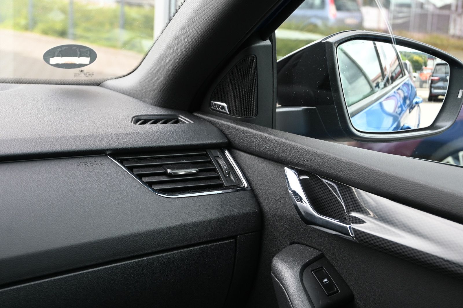 Fahrzeugabbildung SKODA Octavia 2.0 TDI Green tec DSG RS Combi °AHK°STHZ