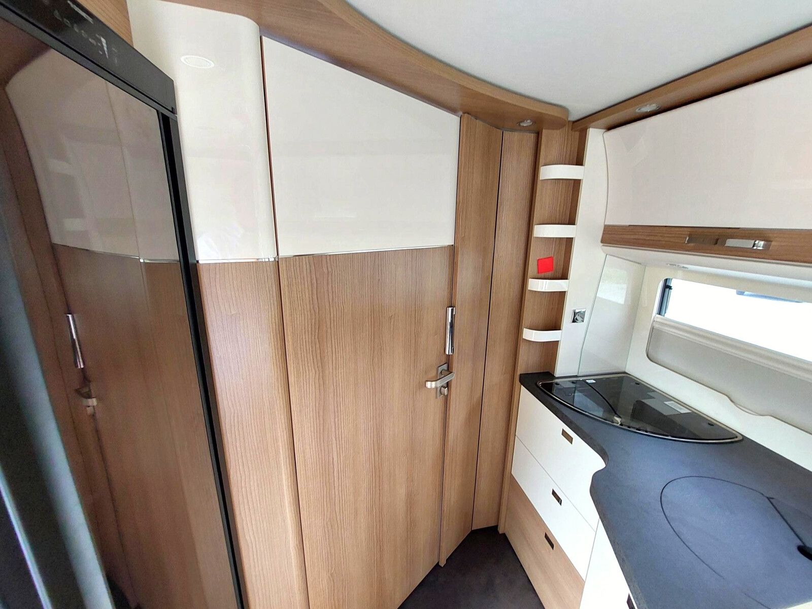 Fahrzeugabbildung Malibu I 460 KB LE comfort Automatik Markise