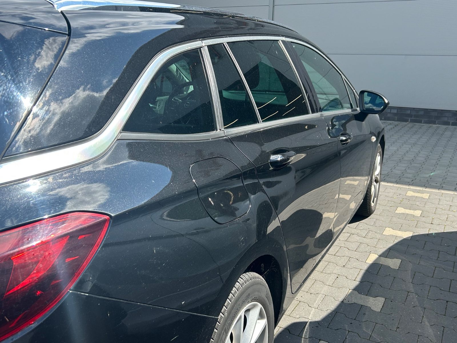 Fahrzeugabbildung Opel Astra K 1.4 ST Innovation Unfallschaden