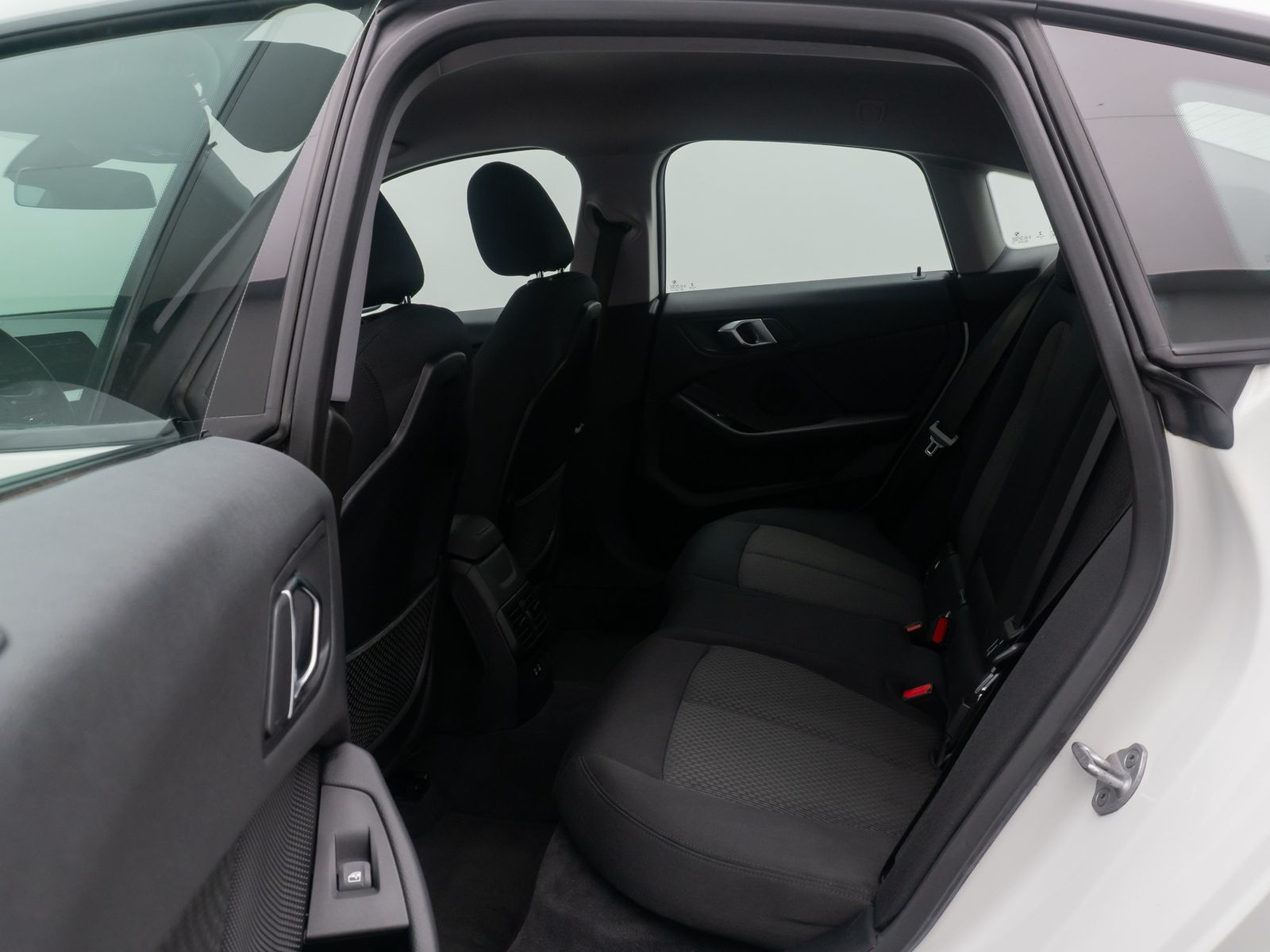 Fahrzeugabbildung BMW 216 Gran Coup&eacute; DAB GeschwindigReg PDC CockpitPr