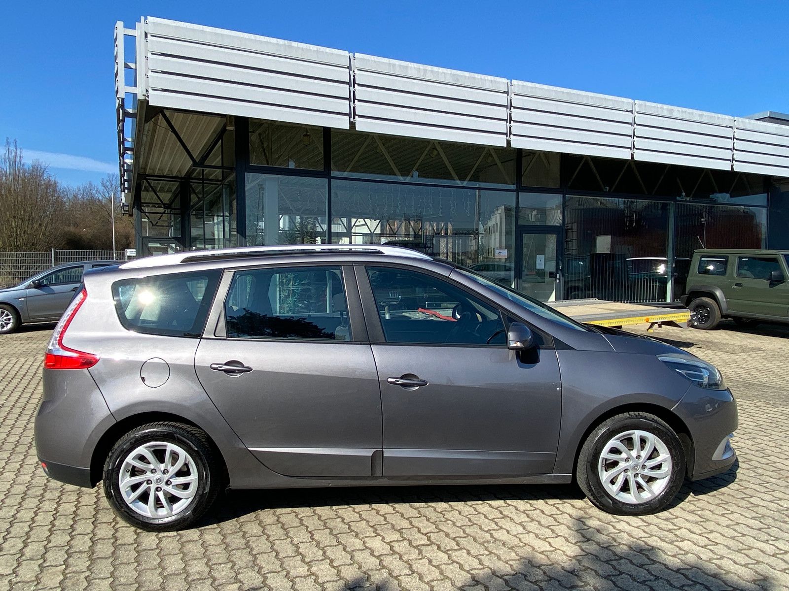 Fahrzeugabbildung Renault Scenic III Grand Paris