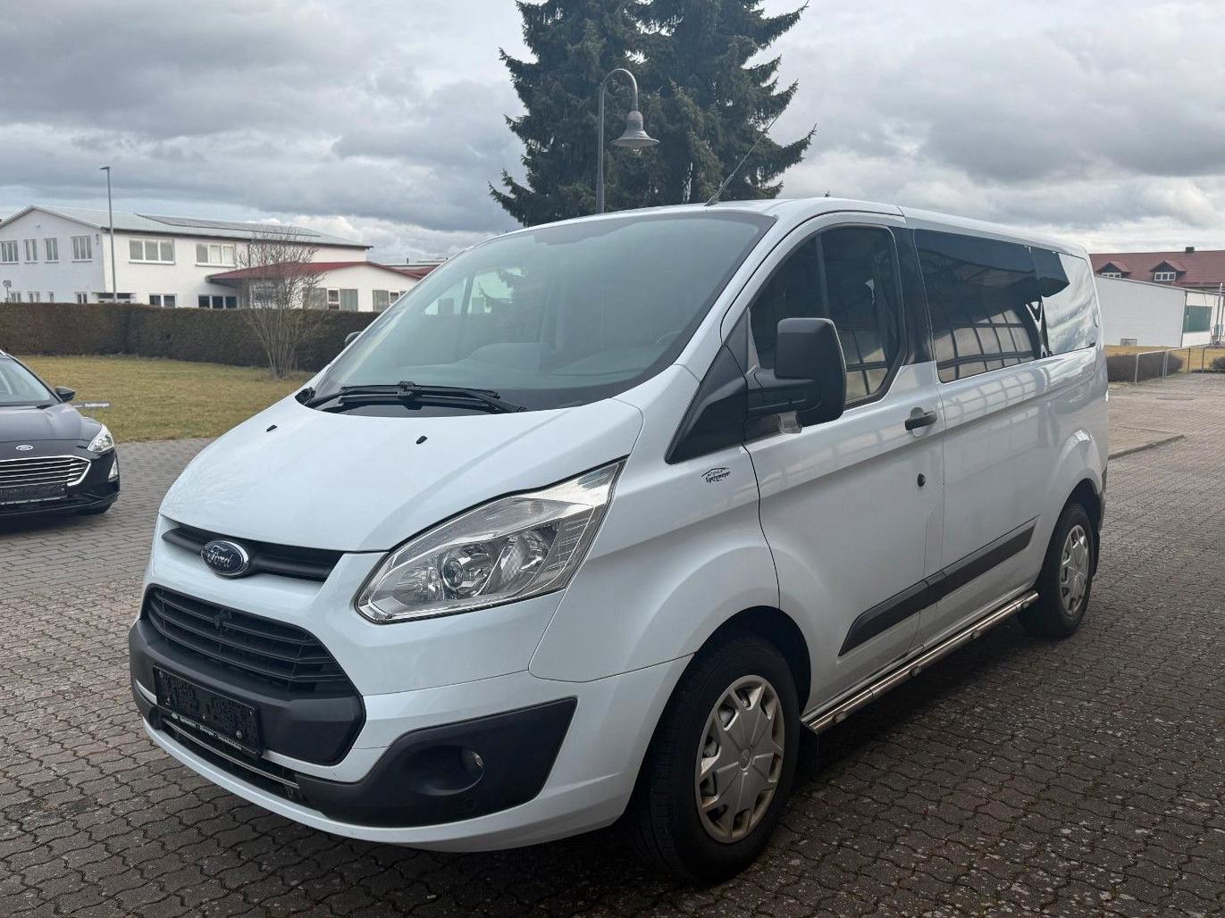 Ford Transit Custom Kombi 340 L1 Trend AHK 8 SITZER