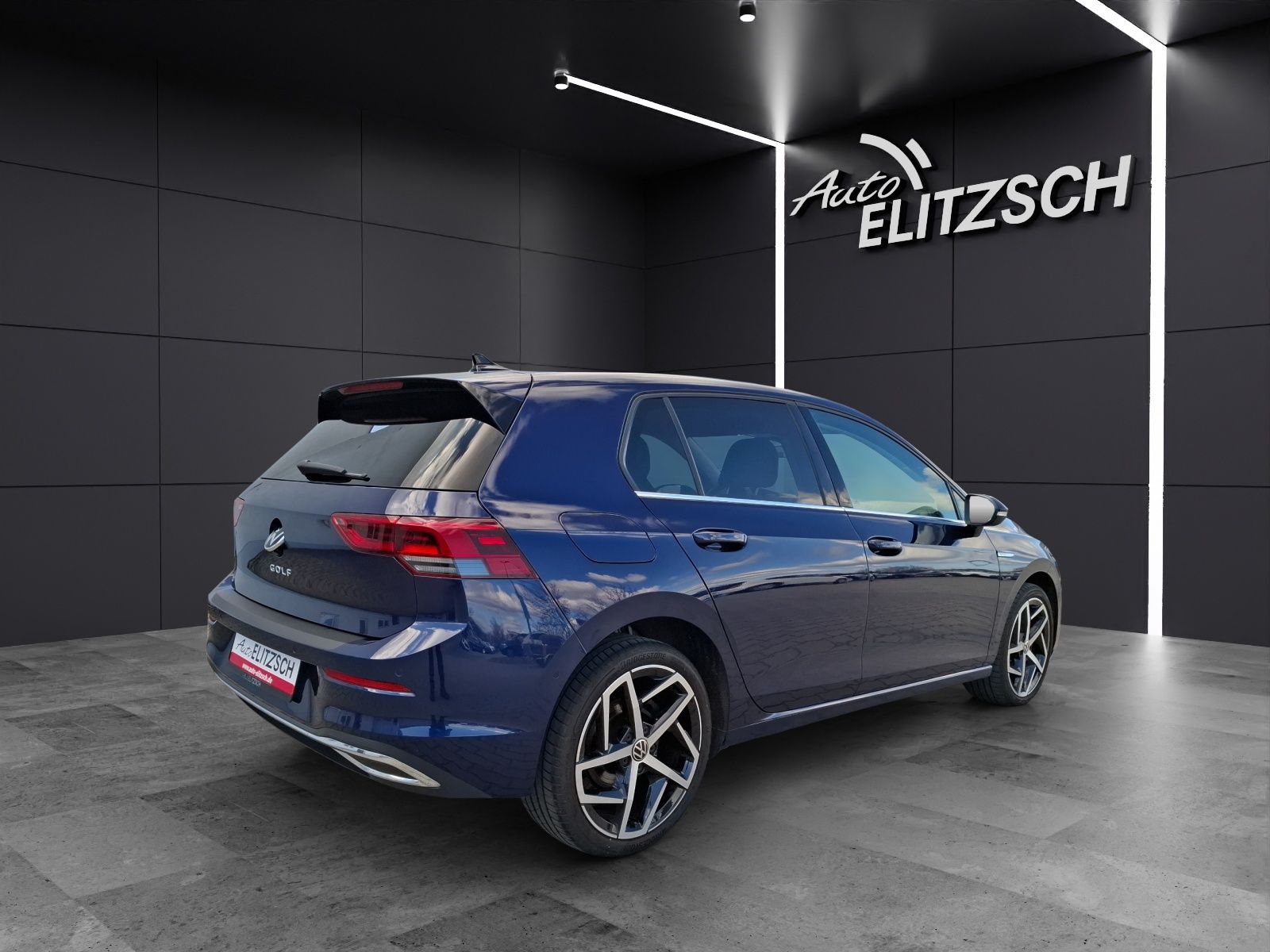 Fahrzeugabbildung Volkswagen Golf VIII TSI Style LEDplus Navi AID HUD ACC RFK