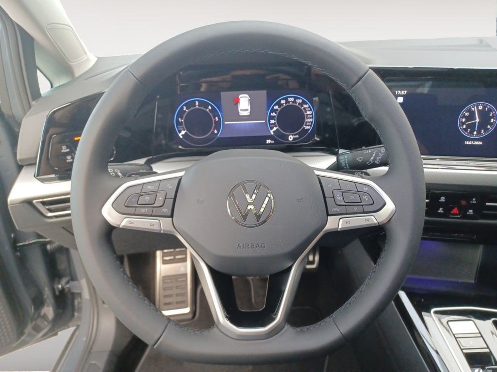 Fahrzeugabbildung Volkswagen Golf Variant Alltrack Panorama Black Style 4Mot.