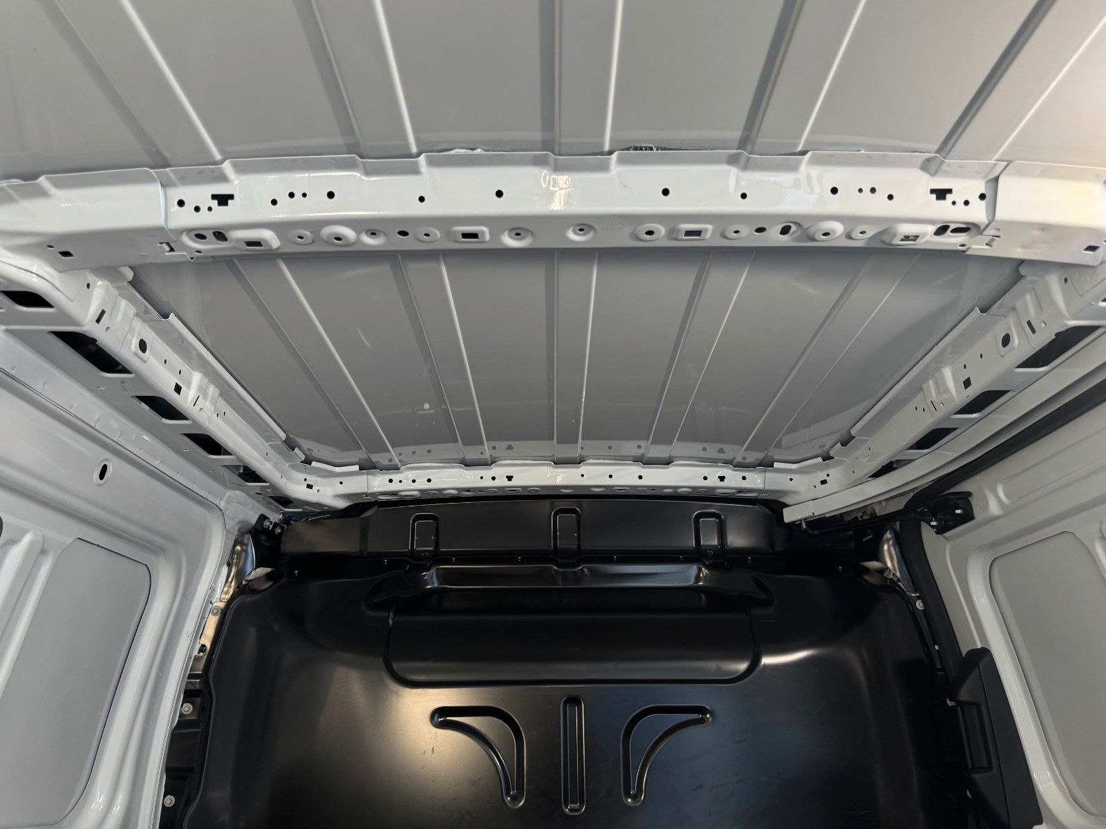 Fahrzeugabbildung Ford Transit Connect 230 L2 Autm. Trend 4d AHK