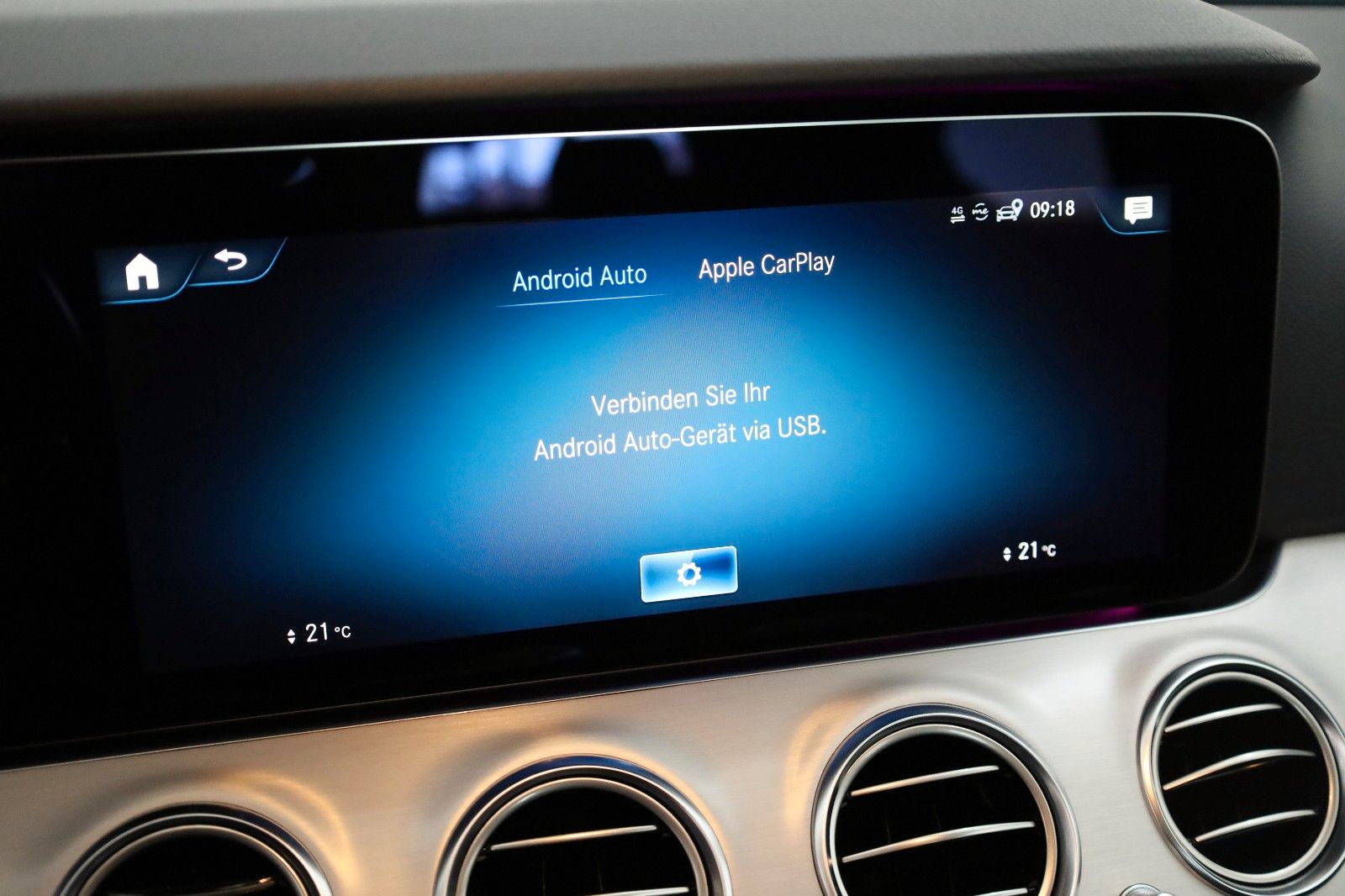 Fahrzeugabbildung Mercedes-Benz E 300 e Avantgarde Lim.,Leder,Navi,SH,Kamera,AHK