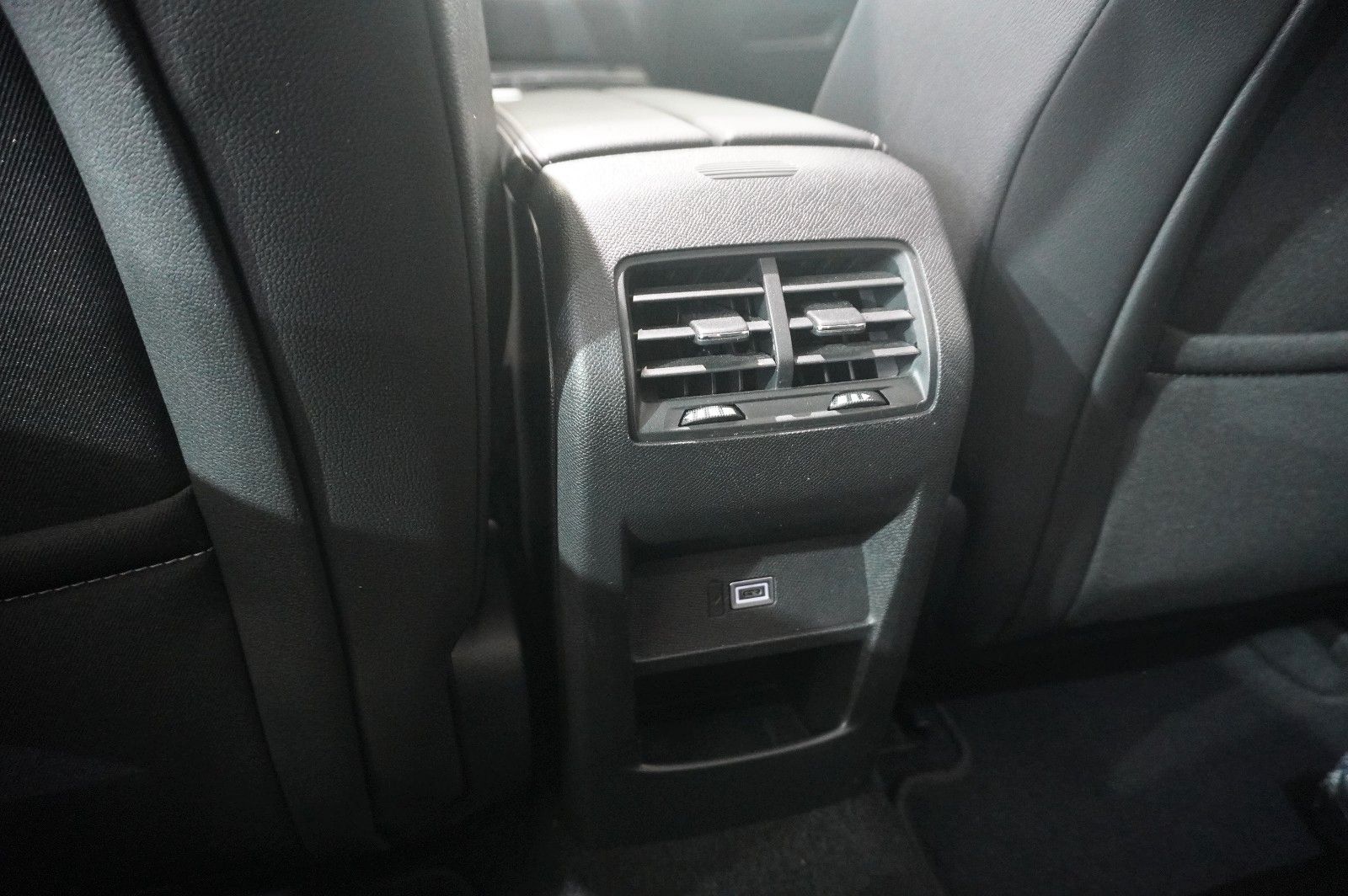 Fahrzeugabbildung Opel Astra L Lim. 1.6 HYBRID ULTIMATE NAVI/360°/HUD