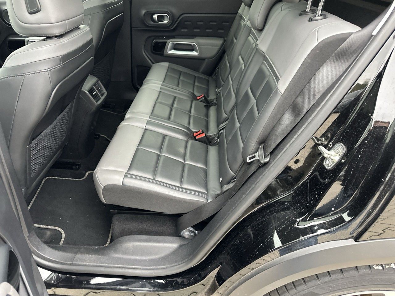 Fahrzeugabbildung Citroën C5 Aircross Shine Pack Hybrid 225PS