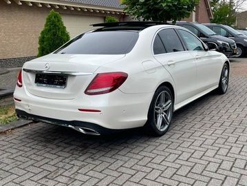 Mercedes E 220 - 6